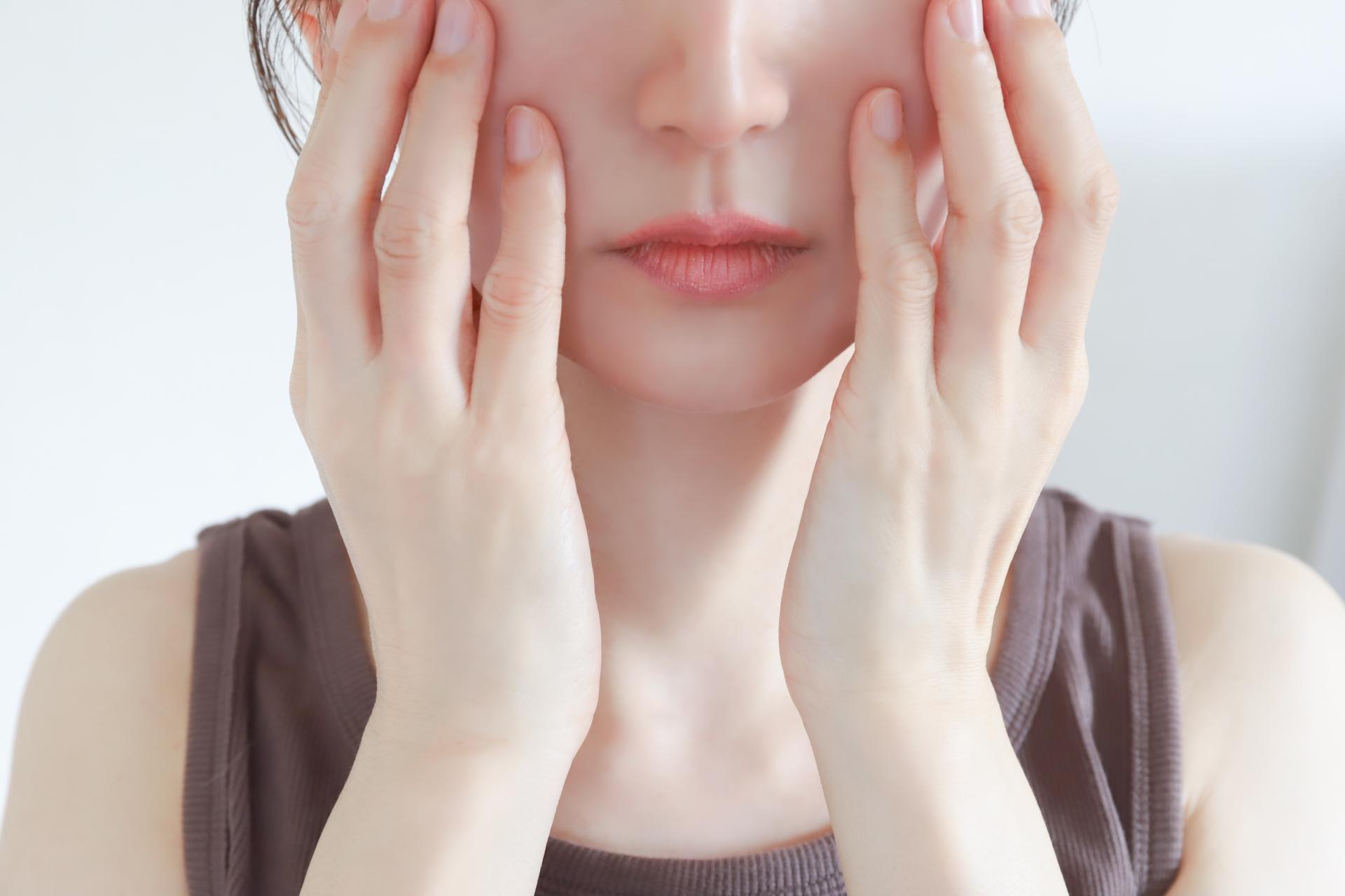 吹き出物やニキビに効果的な市販薬・処方薬を解説！受診目安も解説