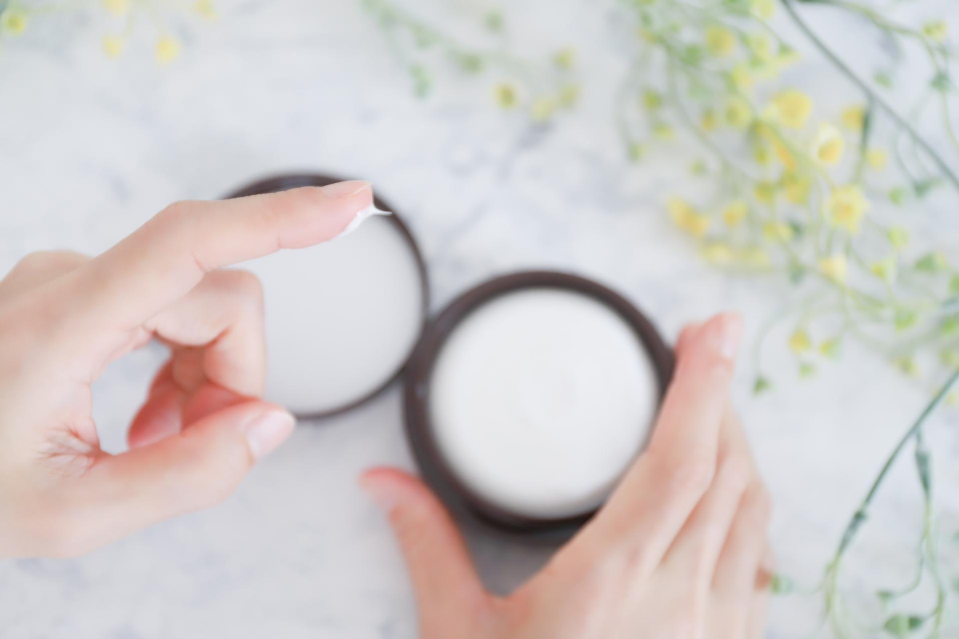 出来てしまったシミに効く塗り薬はある？処方薬・市販薬の違いも解説