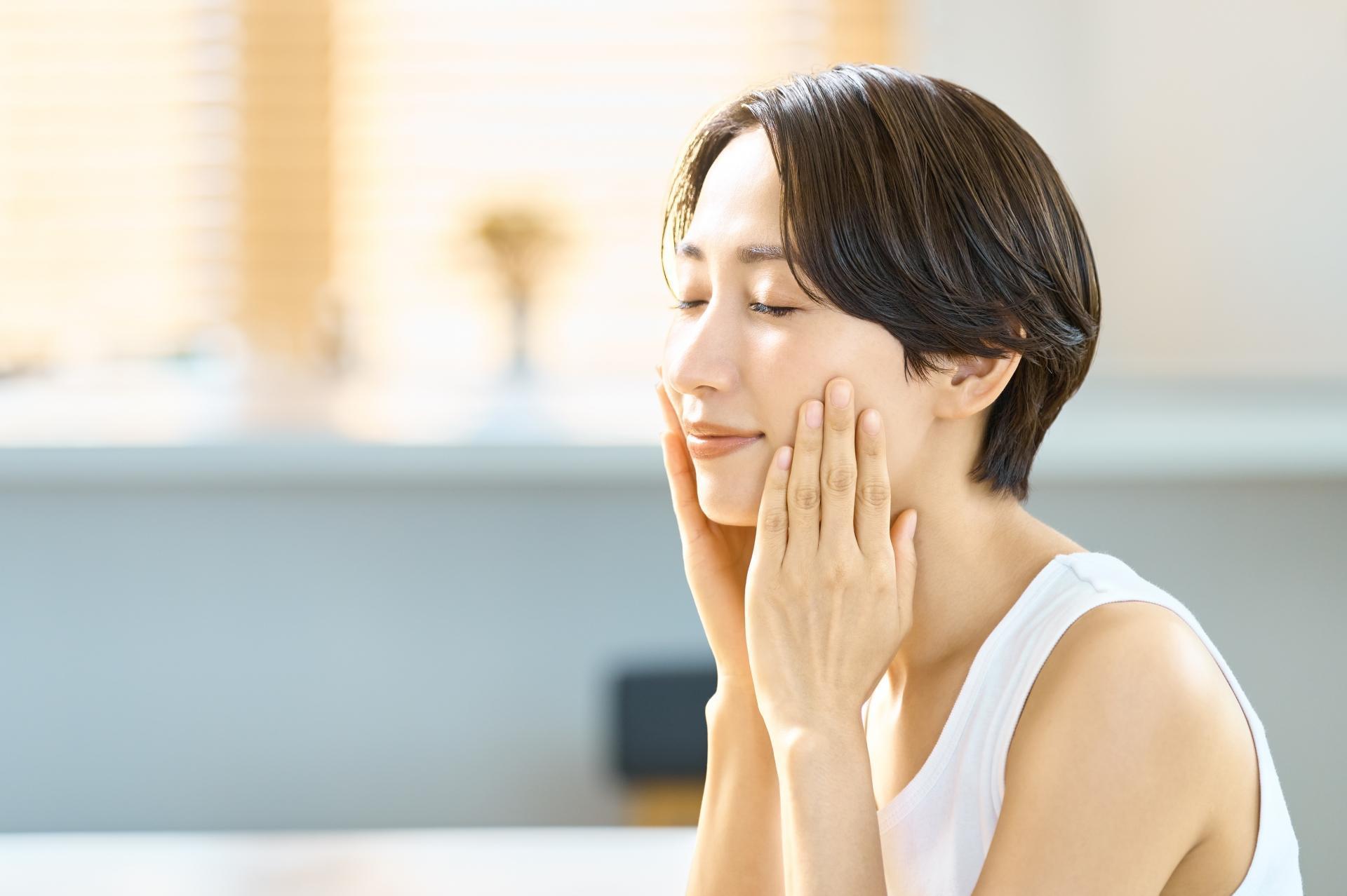 シワへの効果が期待できる8つの成分｜効果や選び方を解説