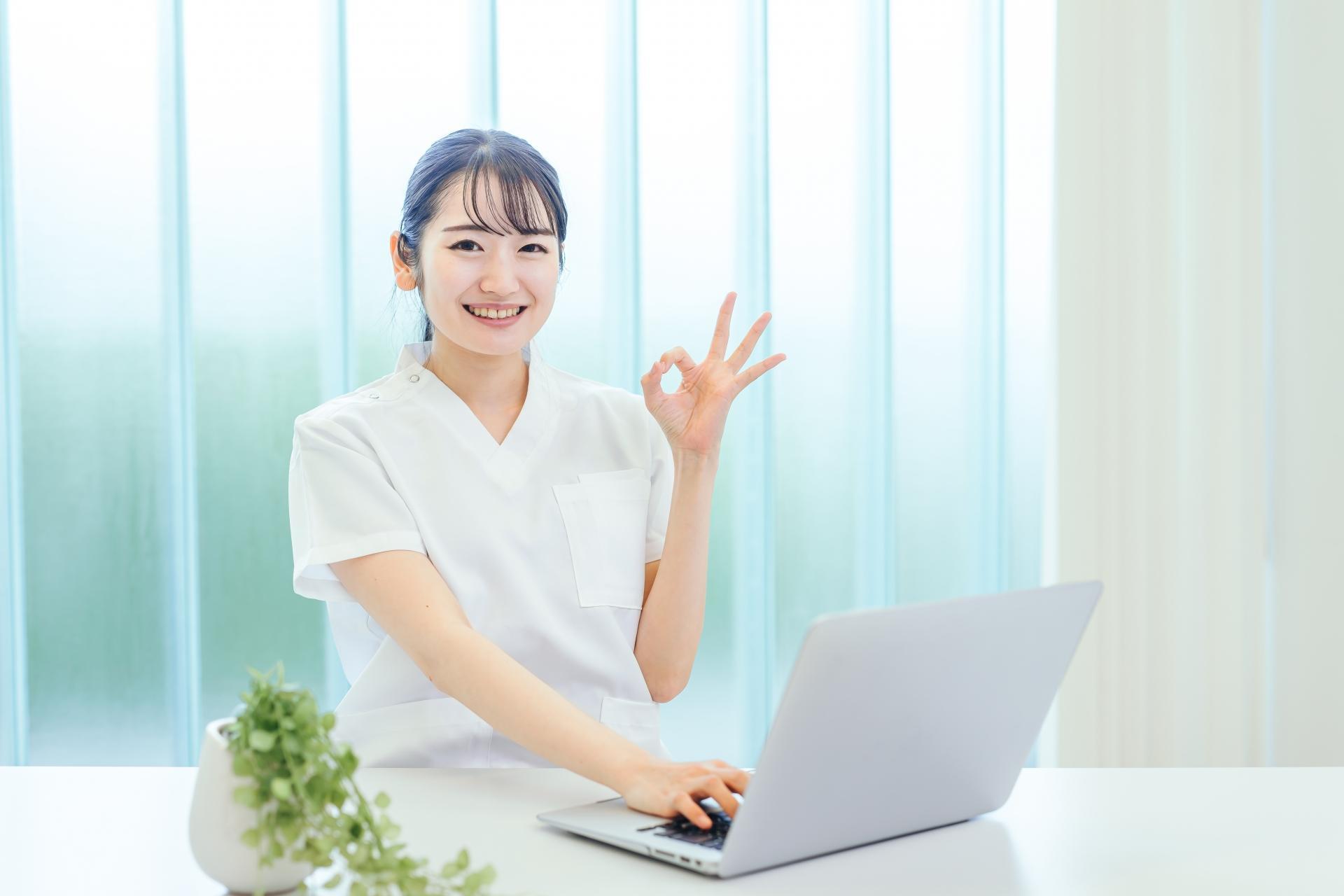 イソトレチノインをオンラインで処方してもらう方法｜個人輸入のリスクや注意点も解説