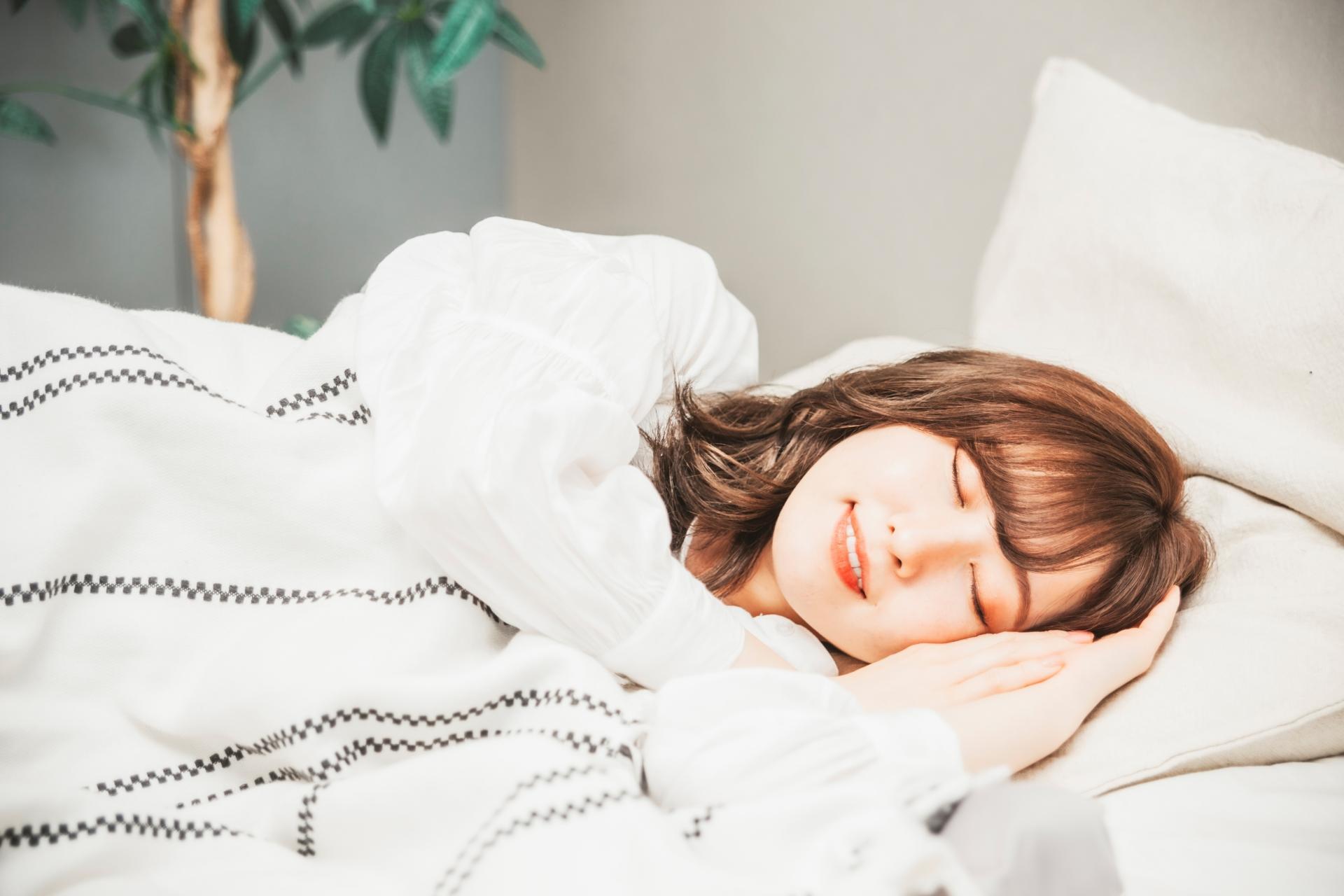 寝付きが悪いときにおすすめの薬とは？市販薬・睡眠薬・漢方薬の違いや選び方を解説