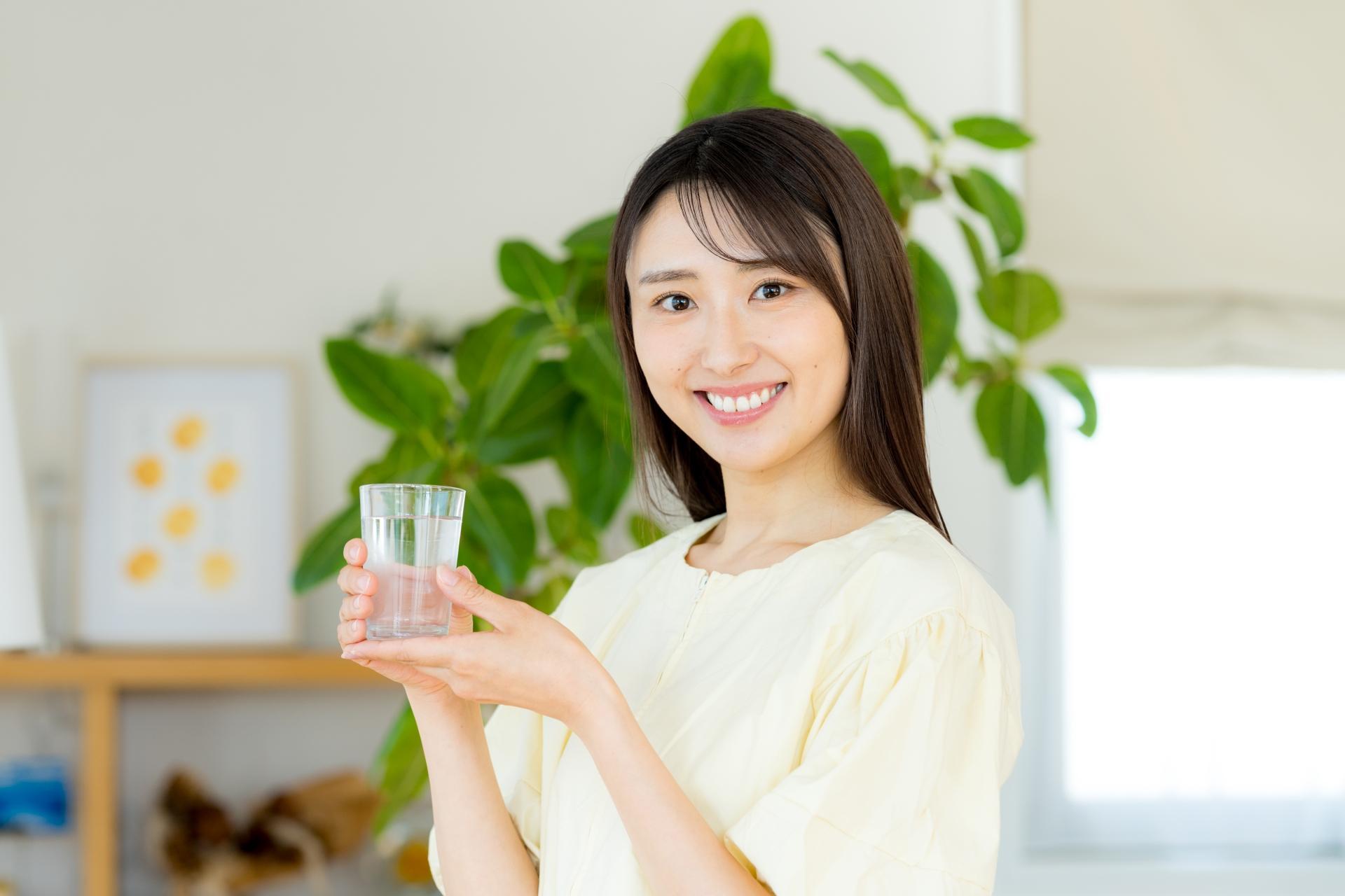 トラネキサム酸の正しい飲み方｜肝斑・シミ治療で服用するときの注意点も解説