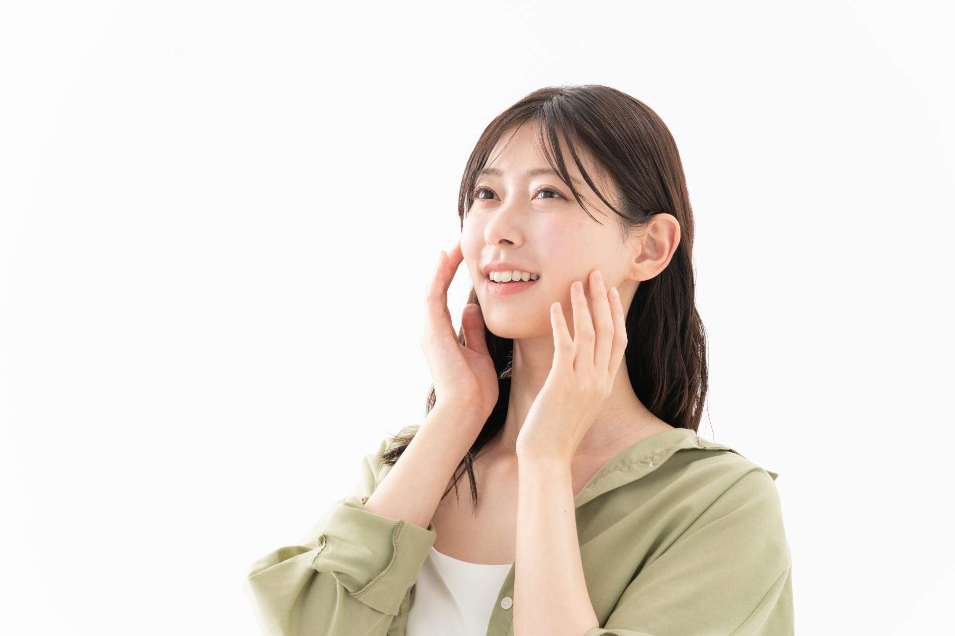 シナールに美白効果はある？シミ・くすみへの作用や効果的な飲み方を解説